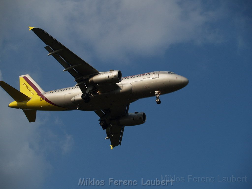 Warten auf den Airbus 380 Koeln Bonn P248.JPG